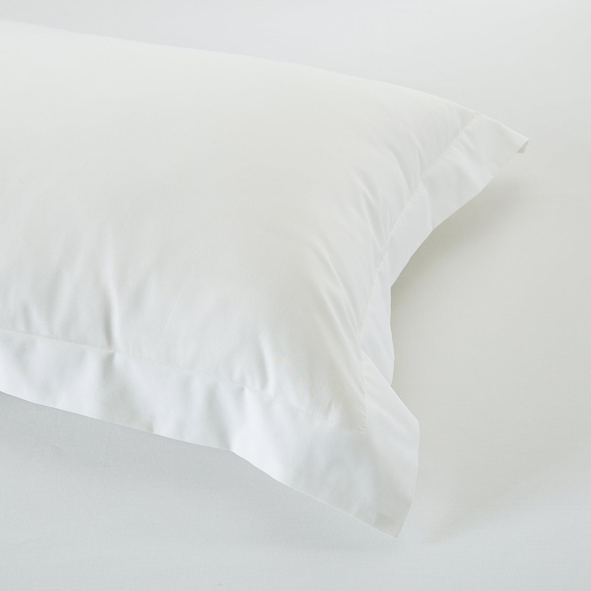 Dolphy Linen 50/50 Polycotton Percale White Commercial Pillowcase