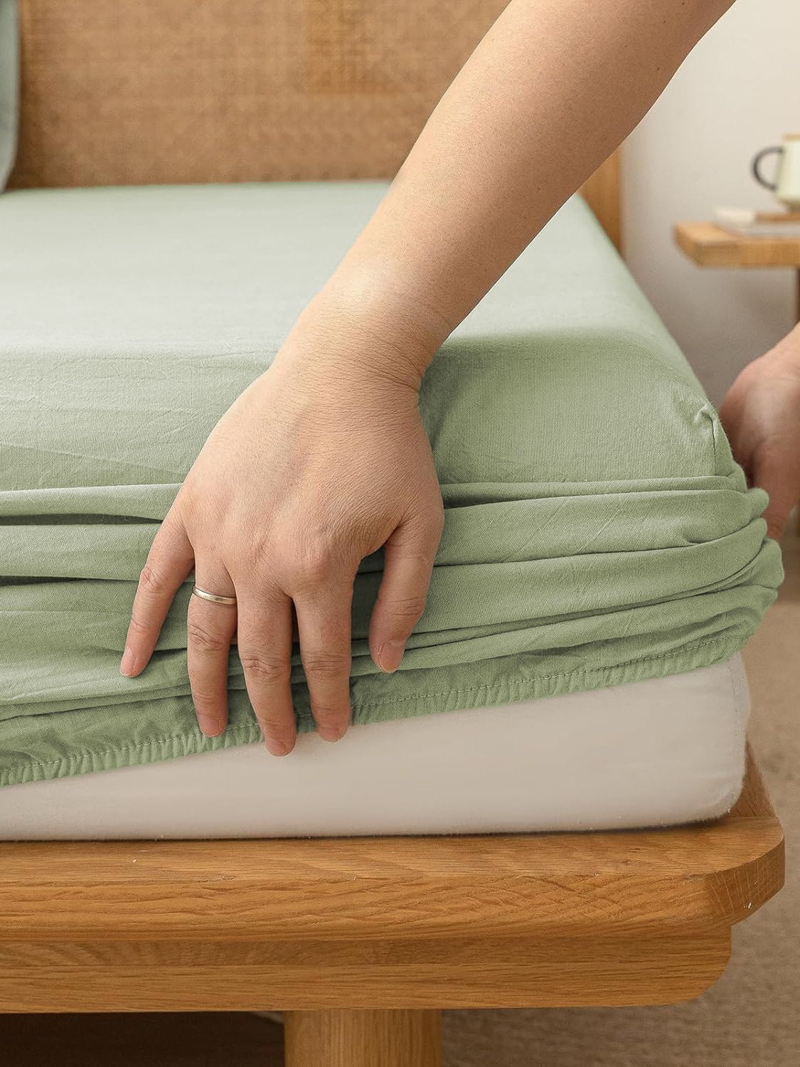 100% Cotton Fitted Sheet - Super Soft 40cm Deep Pocket Bottom Sheets - White Elastic Sheet(Double,Green beans)