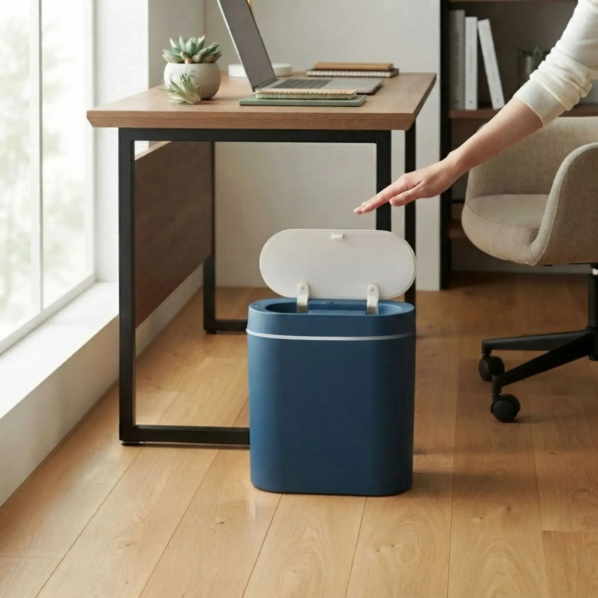 CARLA HOME 7L Automatic Trash Bin with Lid, Motion Sensor Garbage Can Blue