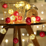 1 Set of Red and White 5cm Rattan Cane 50 Ball Battery Powered LONG 5m String Lights Christmas Gift Home Wedding Party Bedroom Decoration Table Centrepiece
