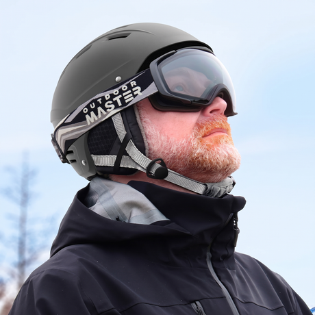 OutdoorMaster Kelvin grey snowboard helmet.