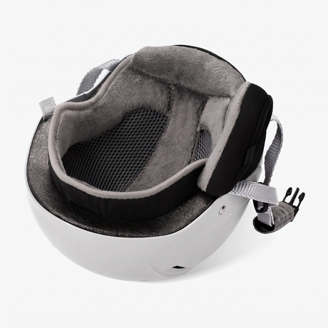 OutdoorMaster Kelvin white snowboard helmet.