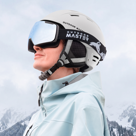 OutdoorMaster Kelvin white snowboard helmet.