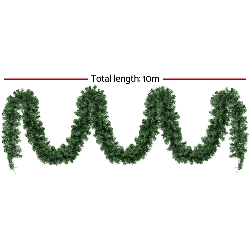 Another view of the 10m pre-lit garland, for indoor or outdoor use.
