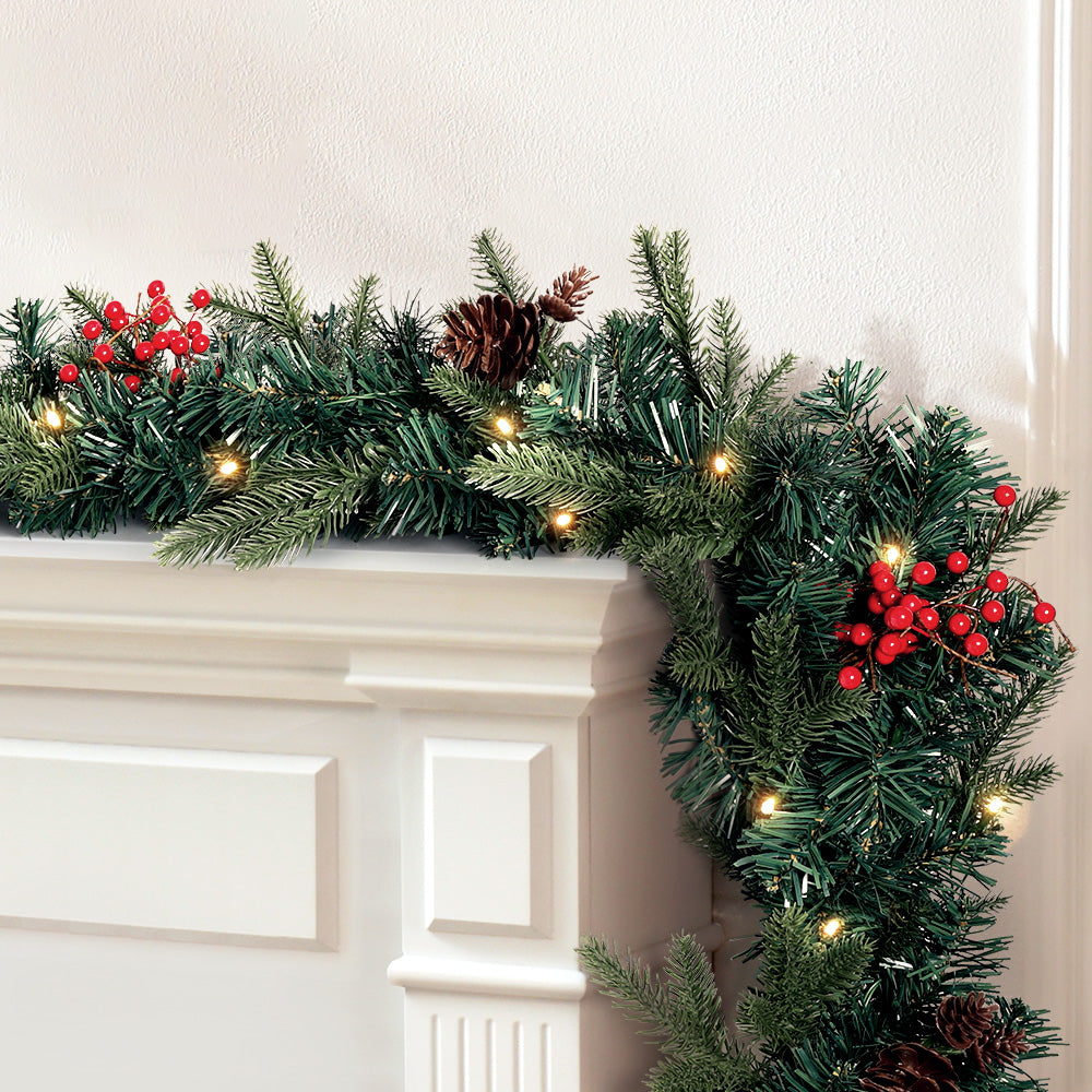 Further view of the 2.4m LED garland, for indoor or outdoor use.