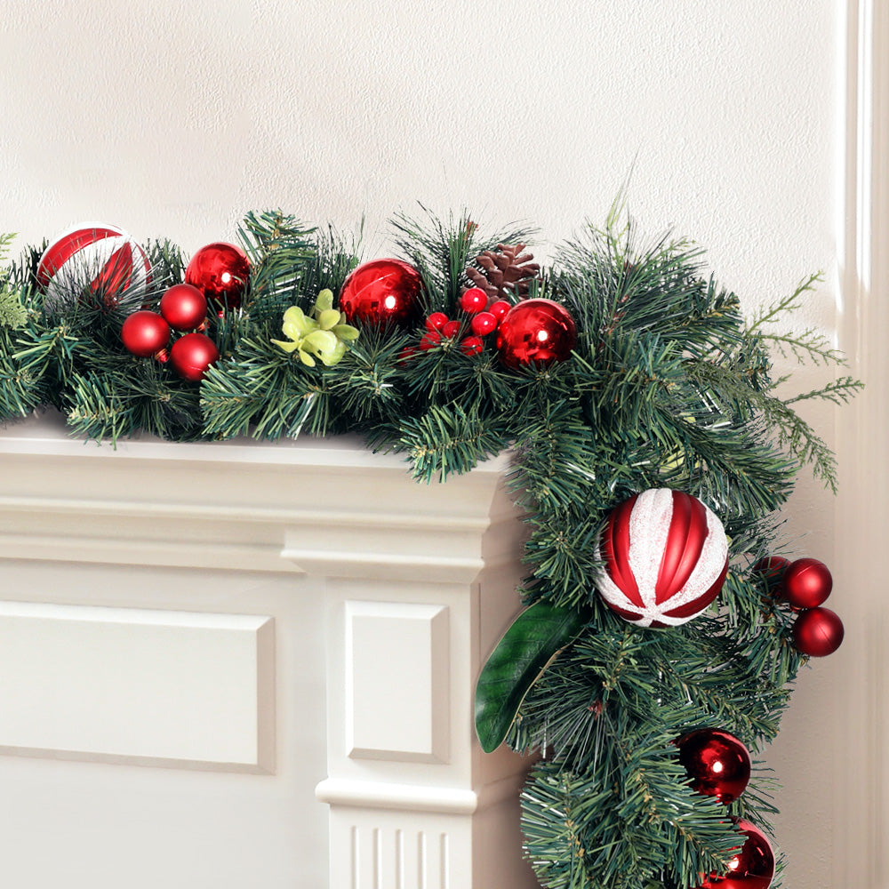 Another view of the 2.7m decorated garland.
