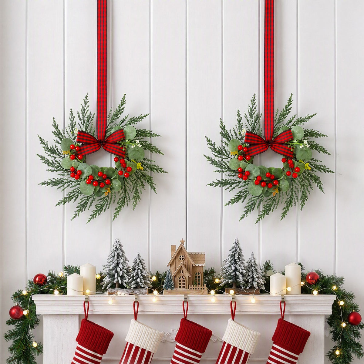 The six 26cm pre-lit wreaths shown again, arriving pre-decorated.